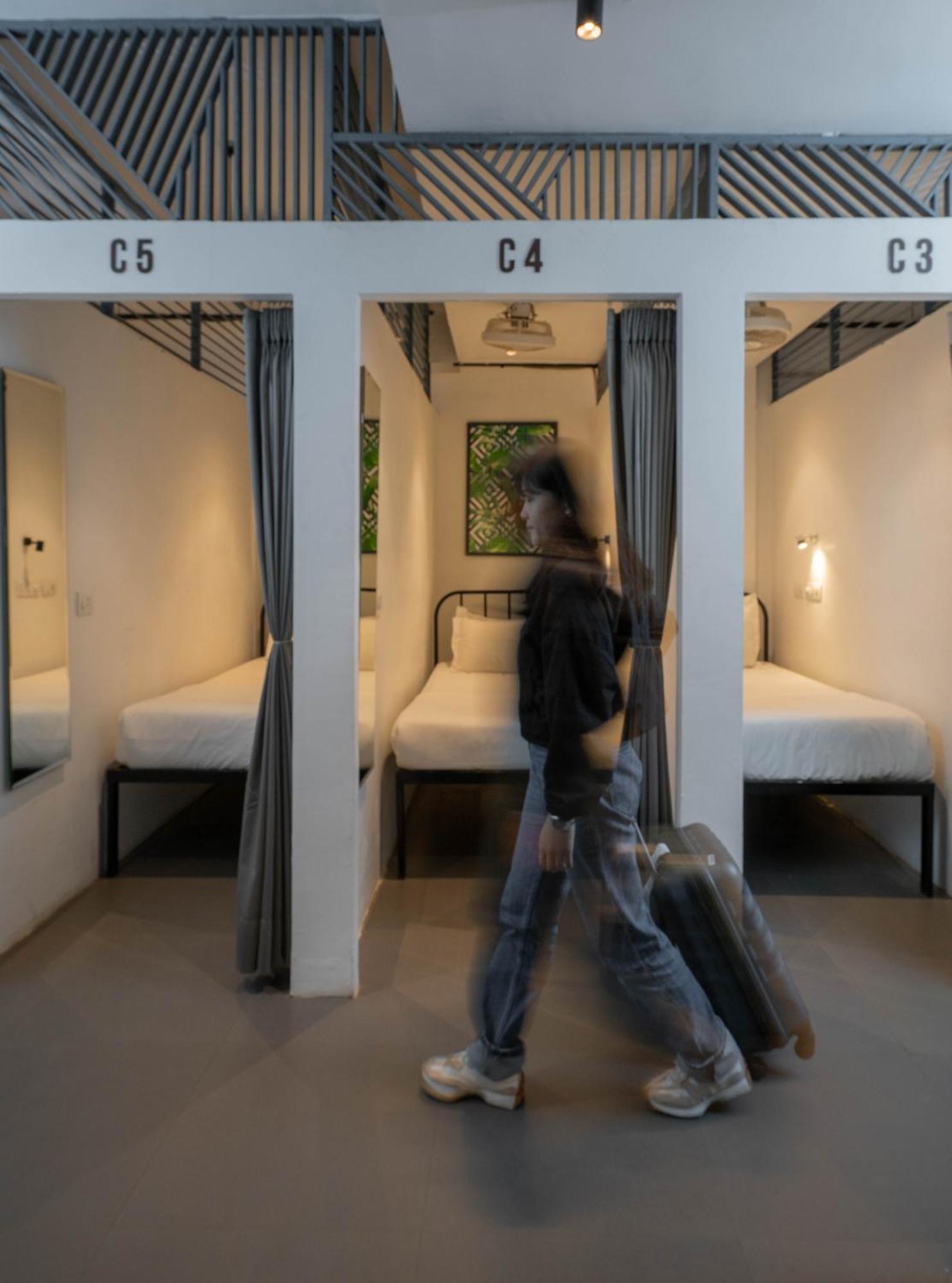 Minimalist Poshtel & Suites Ню Делхи Екстериор снимка
